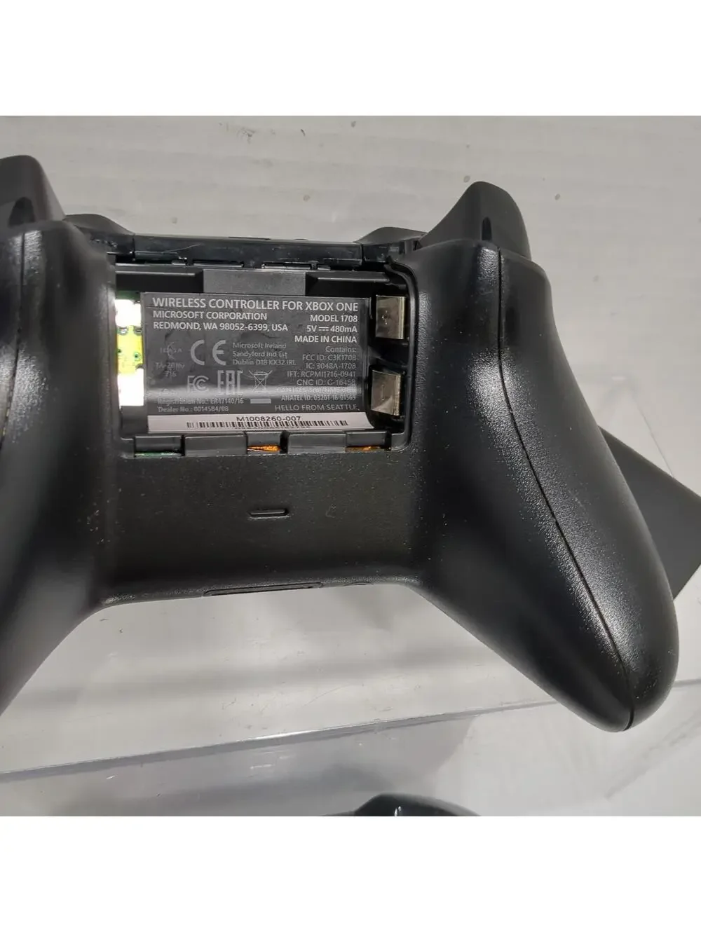 2 Broken Original Microsoft Xbox One Wireless Controllers Model 1708 Stick Drift